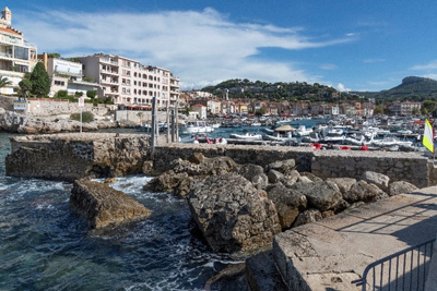 modélisation et photoréalisme d'une digue - la digue